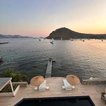 Unique House In Yalikavak With Private Bodrum