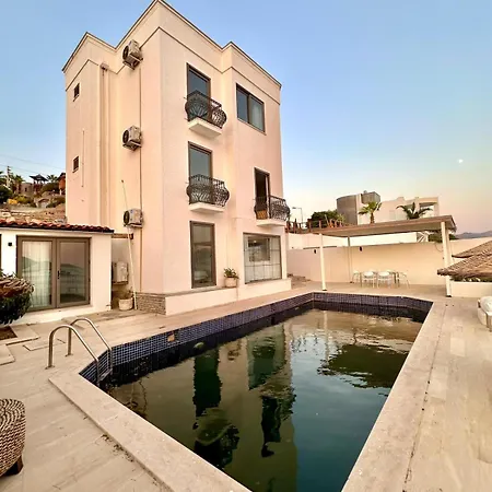 Unique House In Yalikavak With Private